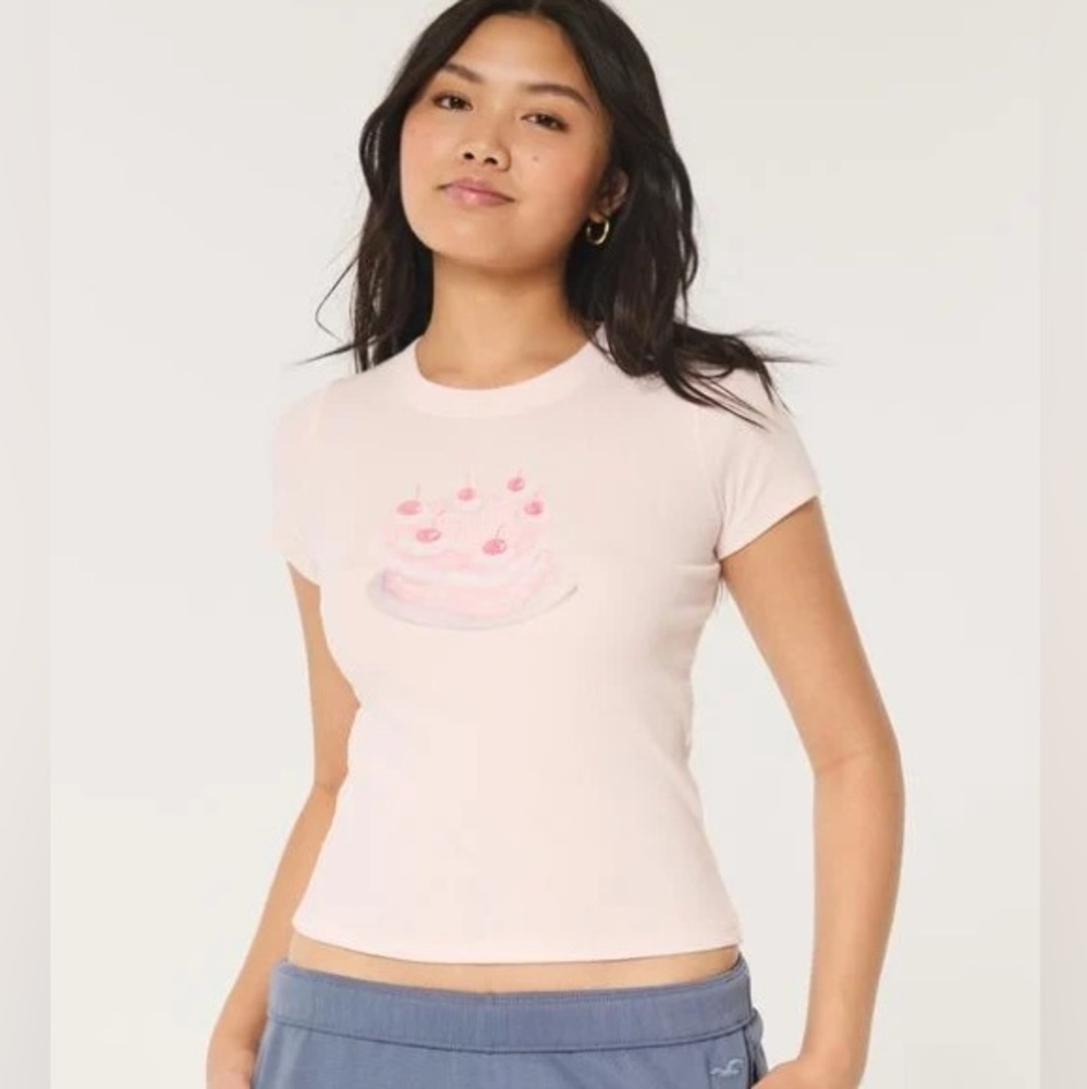 NWOT Hollister Ribbed Longer Length Heart Cake Graphic Baby Tee